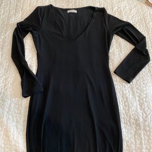 Like New Black V neck MIDI Dress